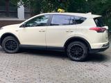 Toyota RAV 4 2,5-l-Hybrid 4x2 Taxi  - Toyota RAV 4 Gebrauchtwagen in Leipzig