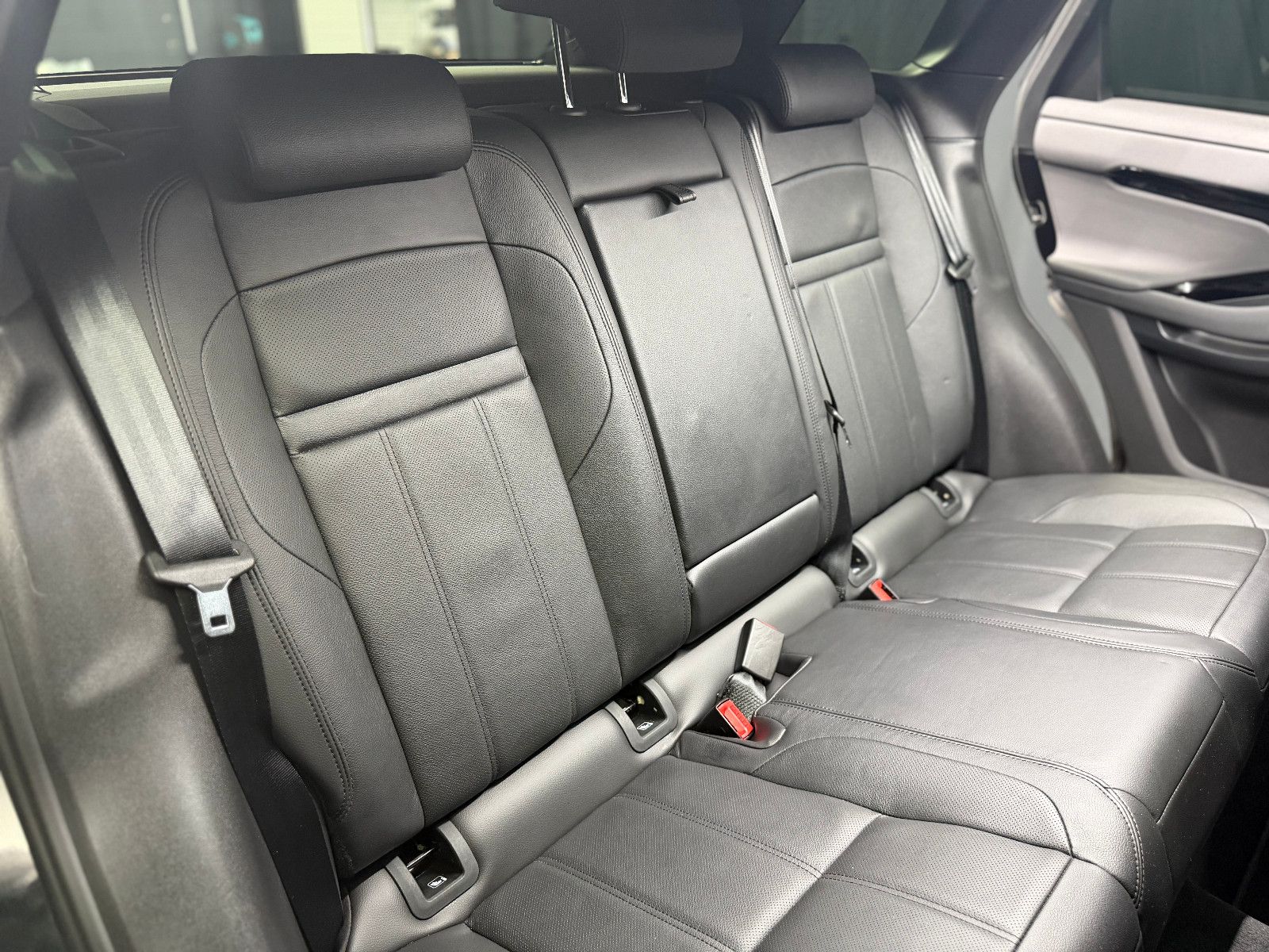 Fahrzeugabbildung Land Rover Range Rover Evoque Dynamic SE |AHK|MERIDIAN|360°