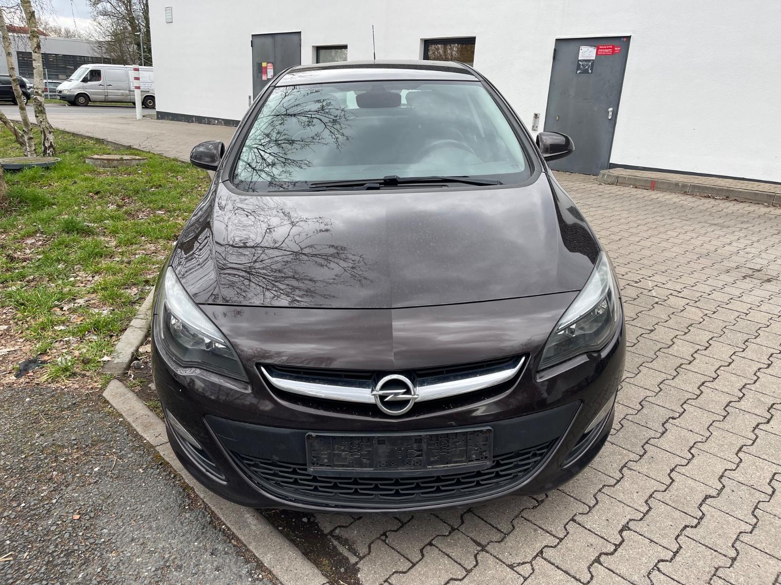 Opel Astra J Lim. 5-trg. Edition