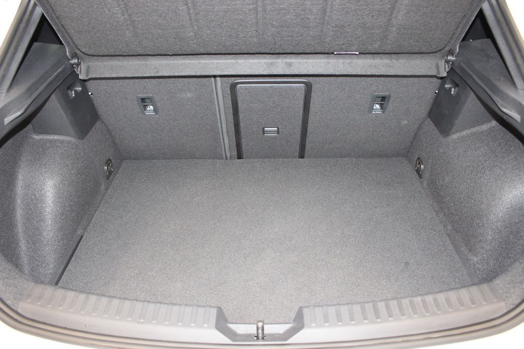Cupra Leon 1.4 TSI e-HYBRID 150kW Tempo*PDC*RFK*Klima