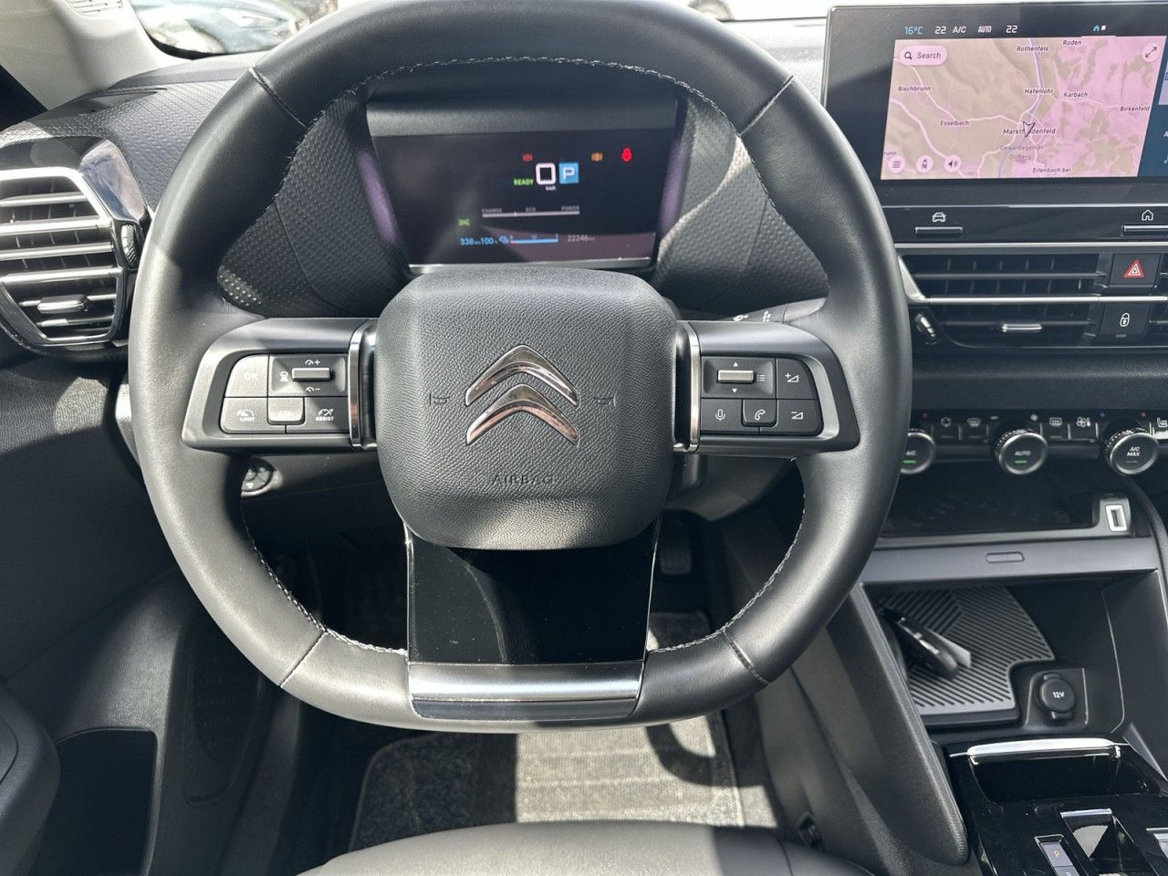 Fahrzeugabbildung Citroën ë-C4 X Shine-1Hnd-Navi-Schiebedach* - mit KI generiert/bearbeitet