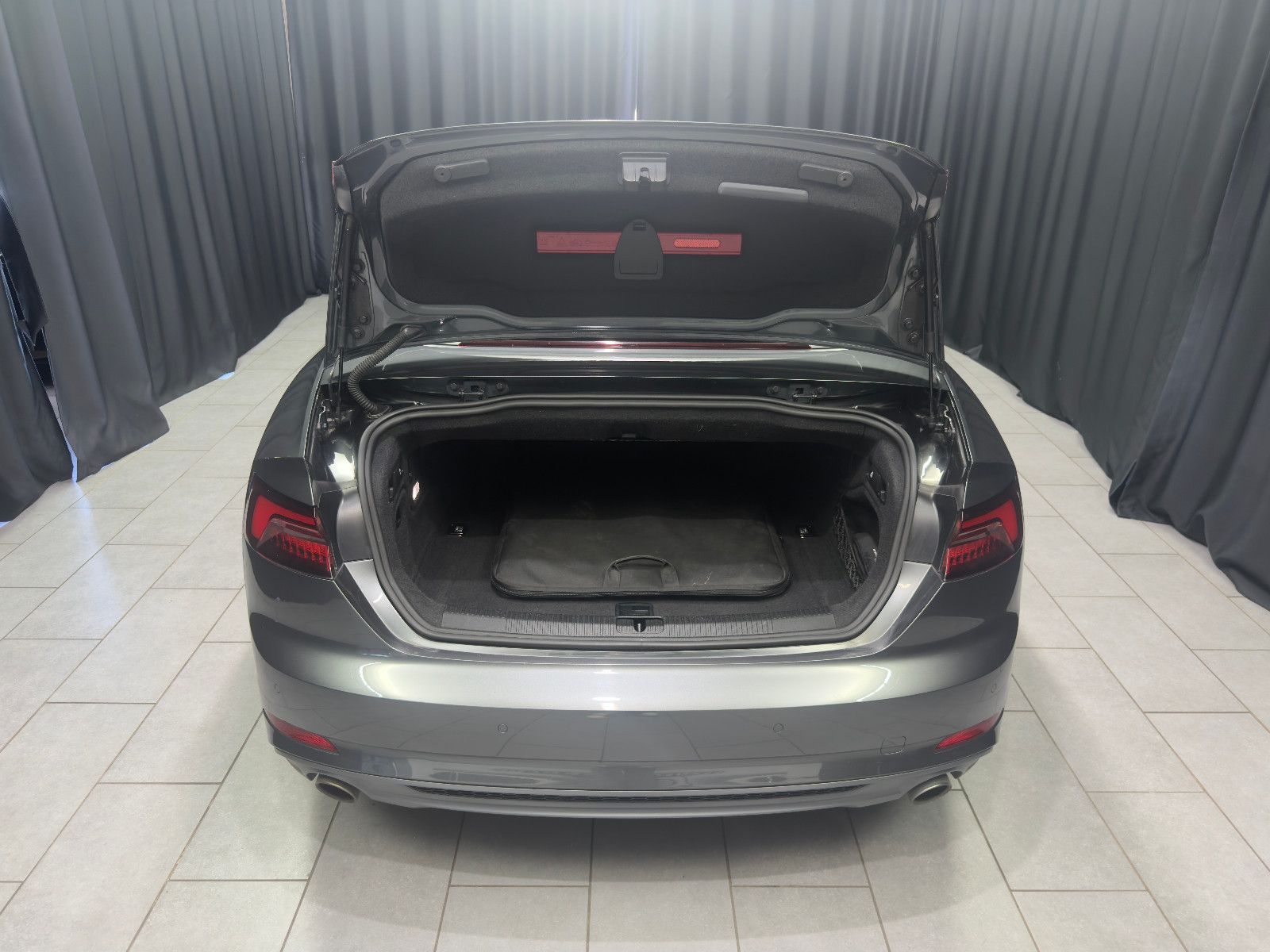 Fahrzeugabbildung Audi A5 Cabriolet S-LineB&O|MASSAGE|RS-SITZE|360°