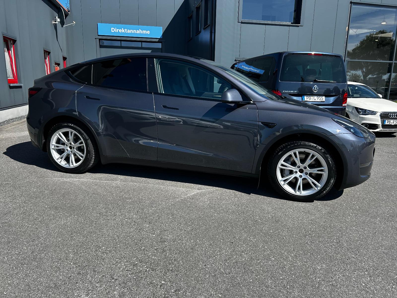 Tesla Model Y Long Range Dual AWD
