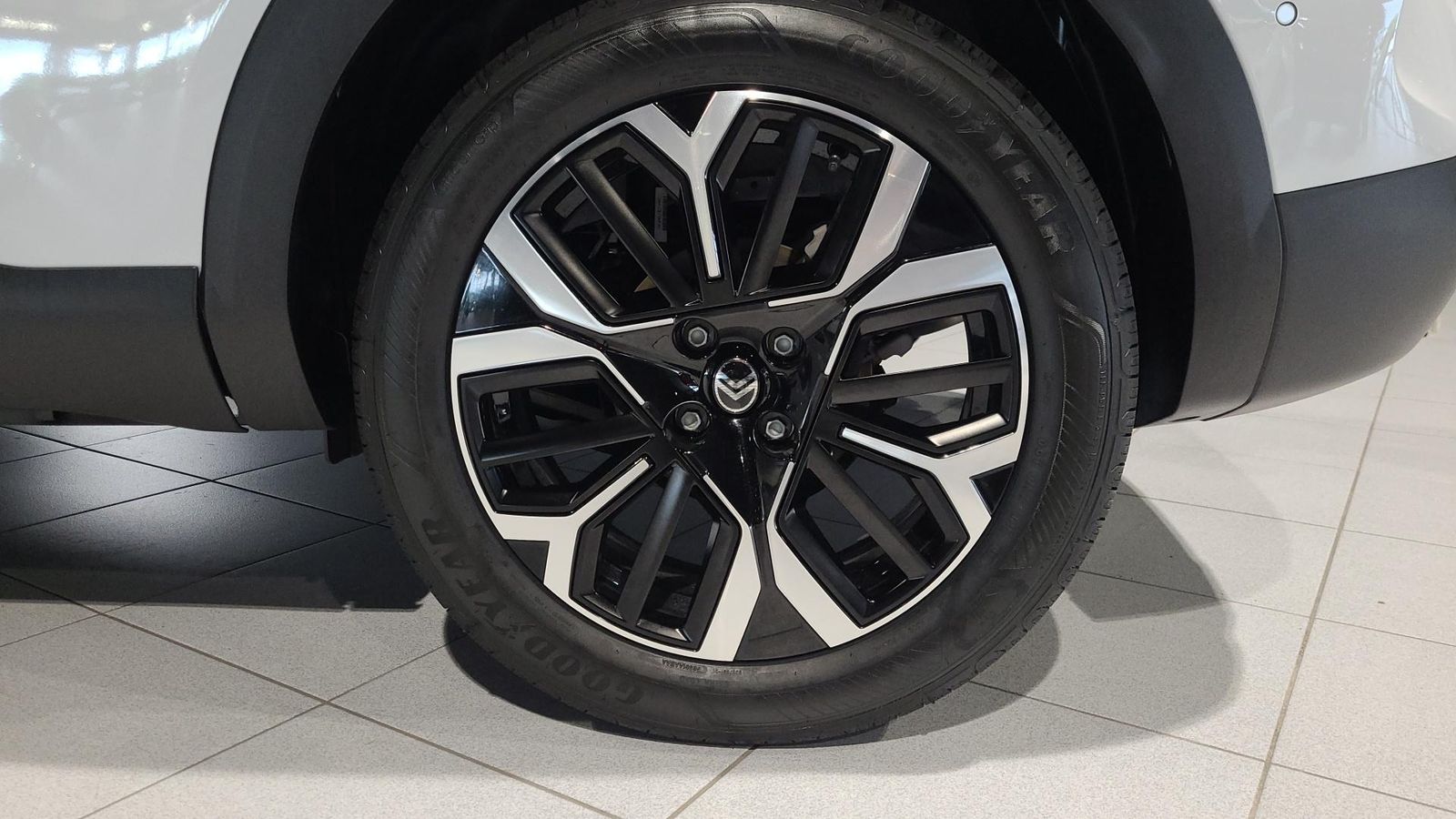 Fahrzeugabbildung Citroën C4 Max Hybrid 136 PS AT