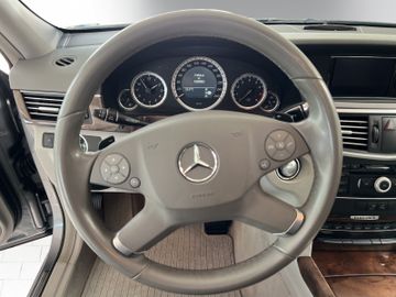 Bild 12 Mercedes-Benz E 350 CGI BlueEfficiency Elegance