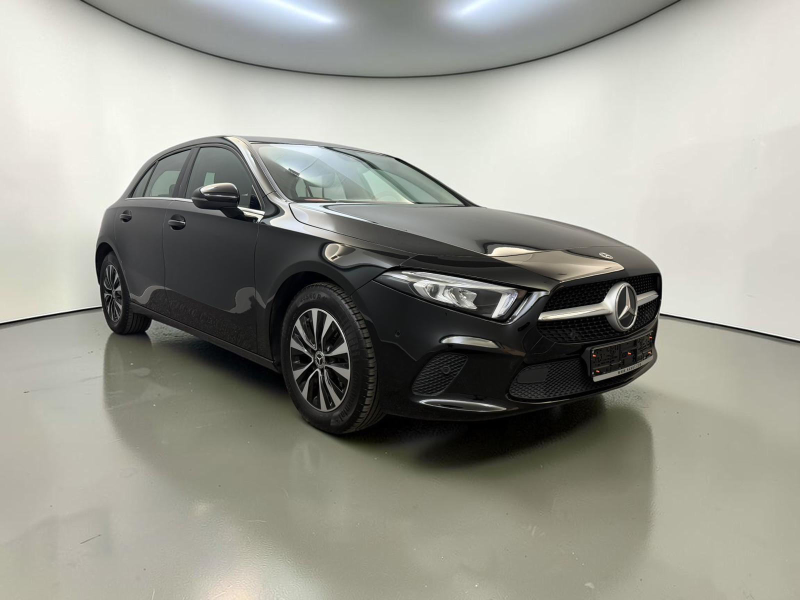 Mercedes-Benz A-Class d LED*CARPLAY*1-HAND*T-LEDER*WIDE*RÜCKKAM, миниатюра 2