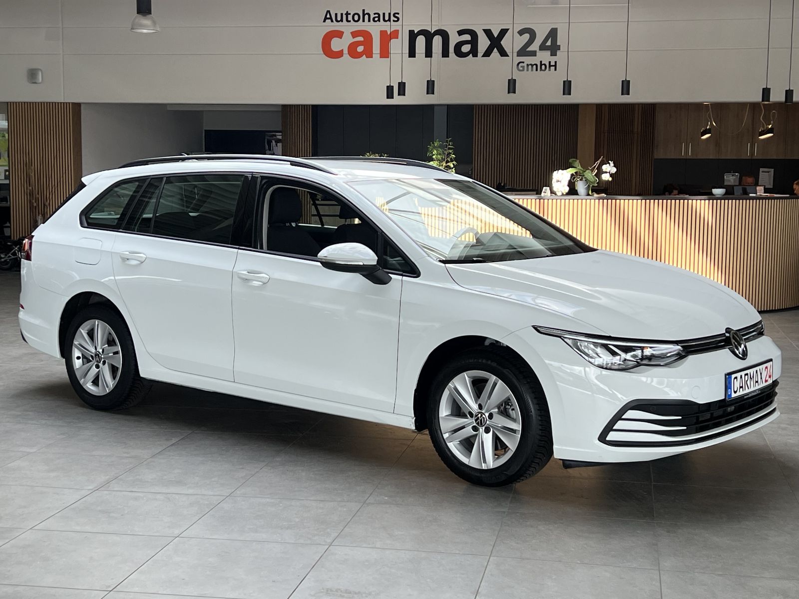 Volkswagen Volkswagen Golf 2.0TDI DSG Life Navi CarPlay AHK D