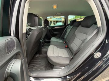 Volkswagen Passat - 12