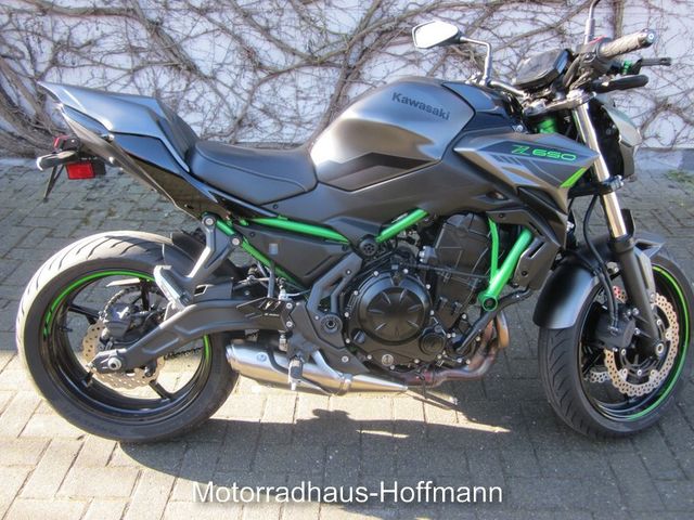 Kawasaki Z650 viel Zubehör 48PS mögl.TOP gepflegt Zubehör