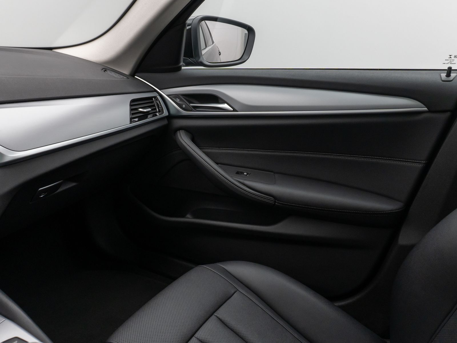 Fahrzeugabbildung BMW 530e Panorama Kamera DAB Leder Alarm AHK