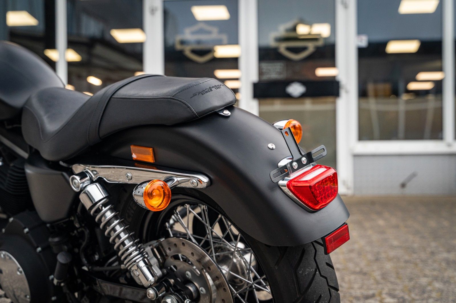 Fahrzeugabbildung Harley-Davidson Sportster XL1200CB Custom Limited -Vance&Hines-