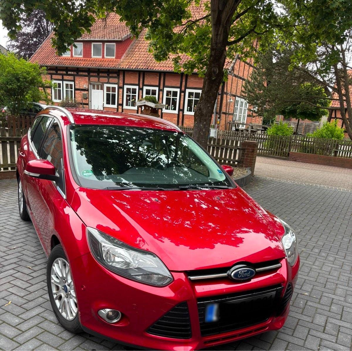 Ford Focus 2011 — photo 9