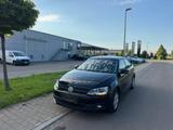 Volkswagen Jetta VI Comfortline/2.HAND/TÜV NEU/AHK - Volkswagen Jetta Gebrauchtwagen