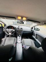 Toyota Avensis Export oder Privat oder Gew... - Toyota Avensis mit Diesel-Antrieb: Kombi, Automatik