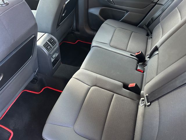 Fahrzeugabbildung Volkswagen Golf Sportsvan VII+NaviZB+Klima+Allwetter LM+