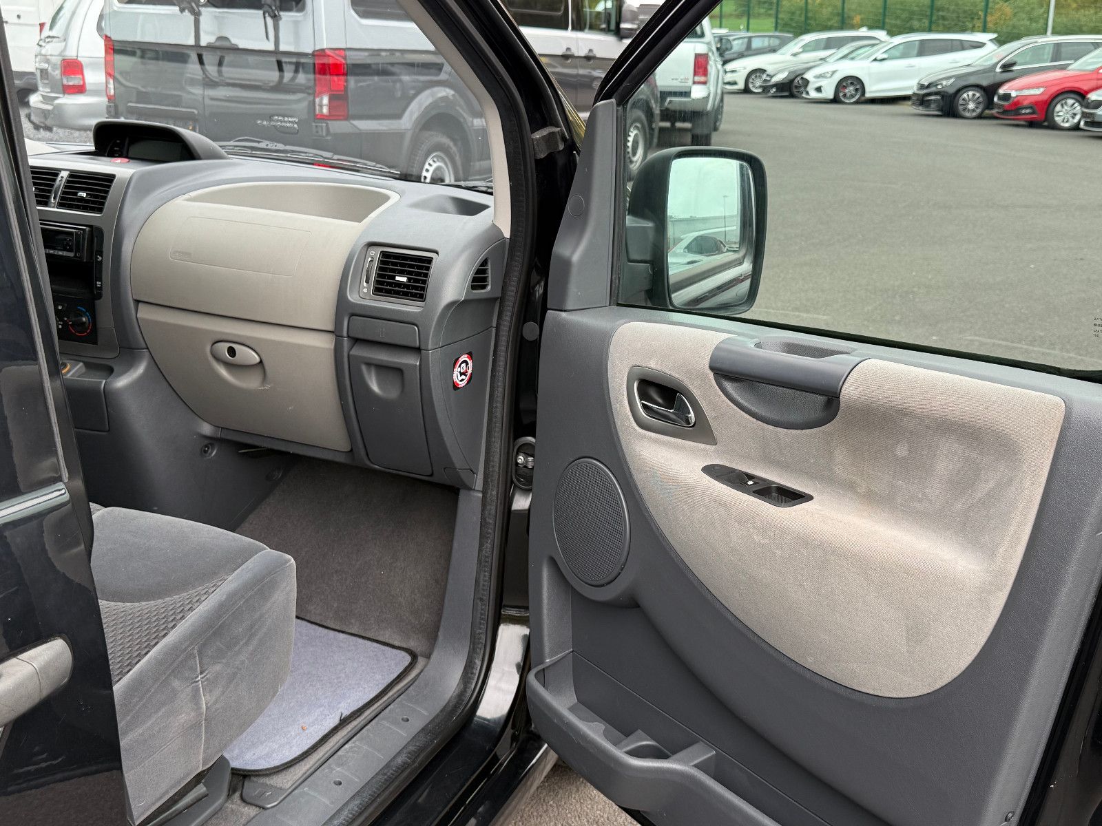 Fahrzeugabbildung Citroën Jumpy HDi 125 FAP Confort L2 9-Sitzer AHK PDC