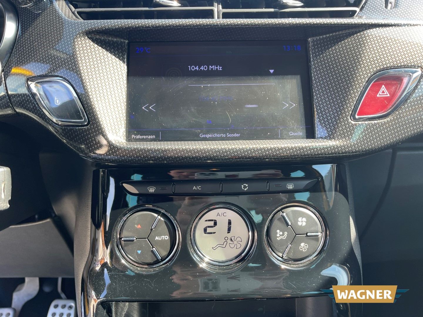 Fahrzeugabbildung Citroën DS3 SportChic Klimaautomatik Bi-Xenon Sportsitze
