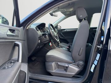 Volkswagen Tiguan - 4