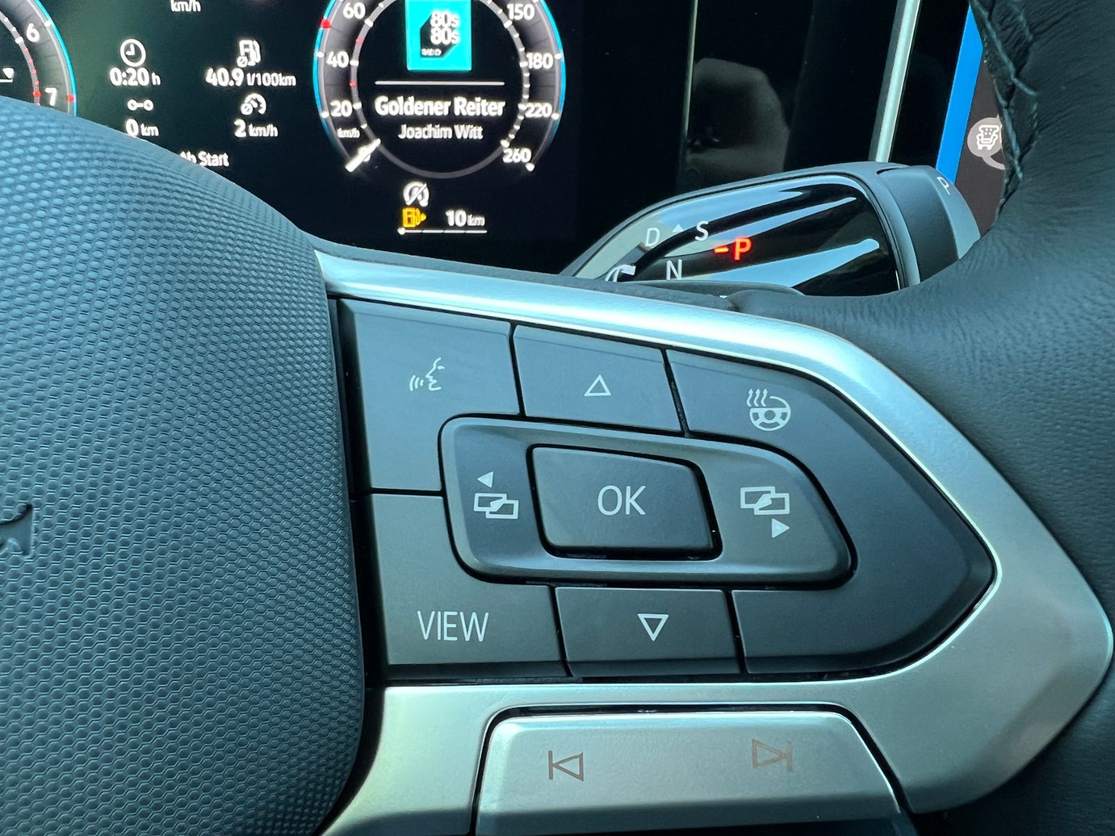 Fahrzeugabbildung Volkswagen Passat Variant Elegance 1.5 eTSI DSG *AHK, ACC,