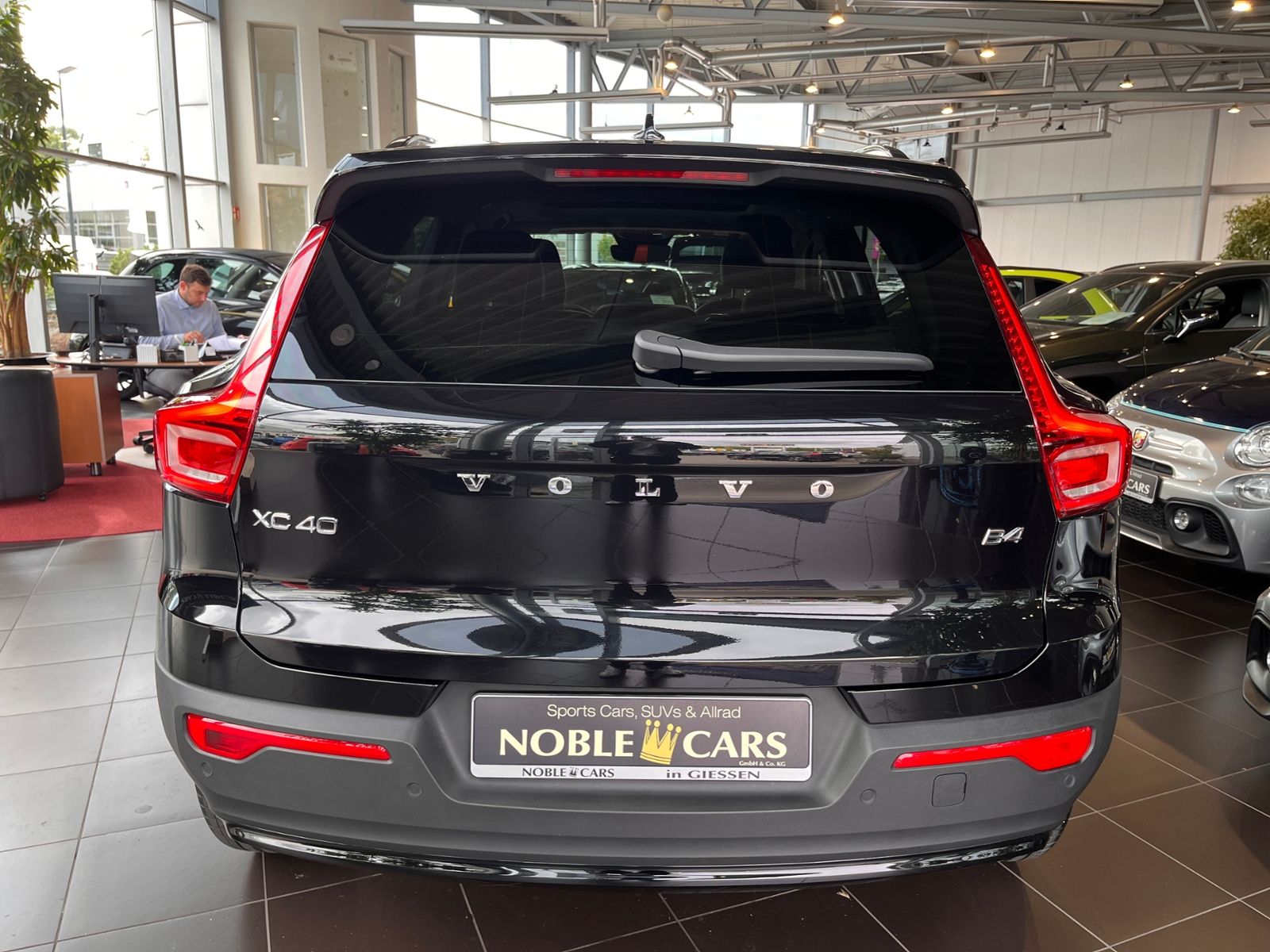 Fahrzeugabbildung Volvo XC40 Ultra Dark PANO AHK 21" 360° KAM
