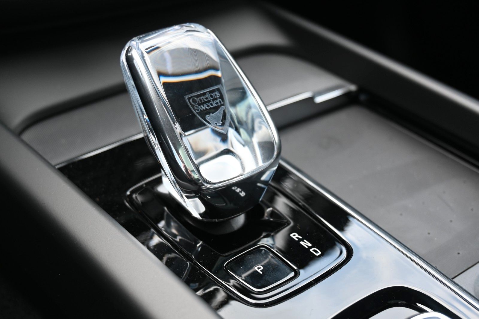 Fahrzeugabbildung Volvo XC60 B5 AWD Autom. Ultra Dark*360°*LUFT*ACC*AHK