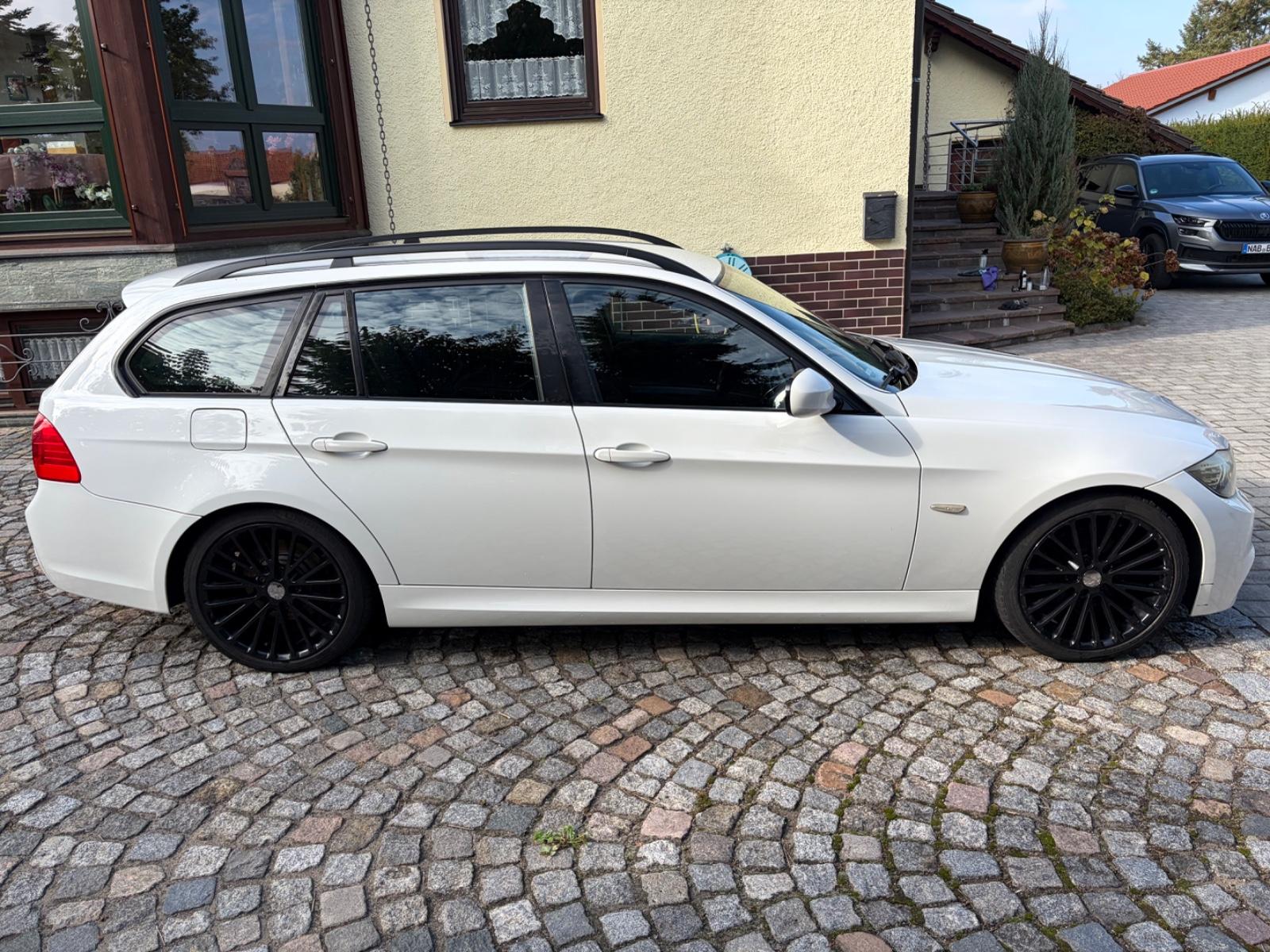 BMW 318 2010 — photo 8
