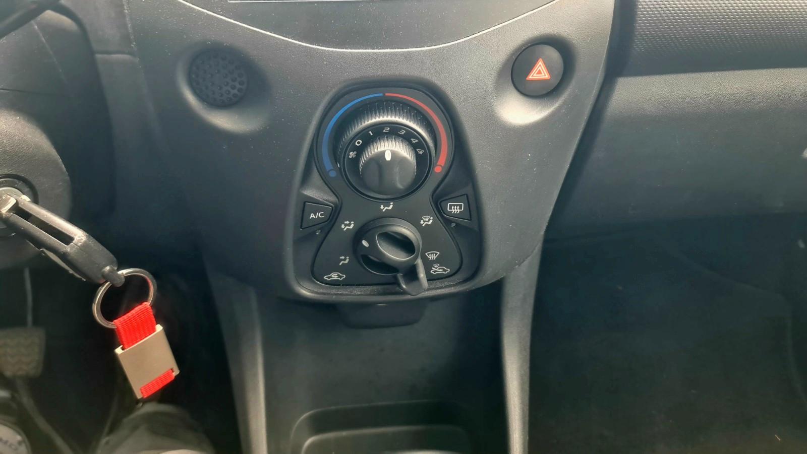 Toyota Aygo AYGO x, 1 Hand, Euro 6