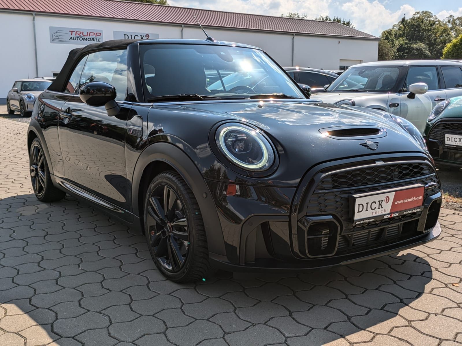 Fahrzeugabbildung MINI Cooper S Cabrio John JCW LED/TEMP/HARMAN/CAM/HuD