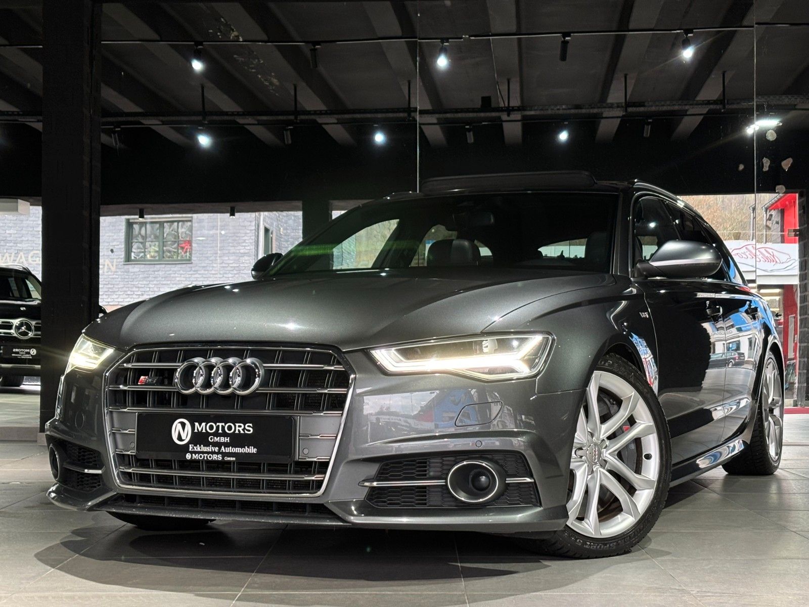 Fahrzeugabbildung Audi S6 Avant 4.0 TFSI *Panorama*Memory*K-Entry