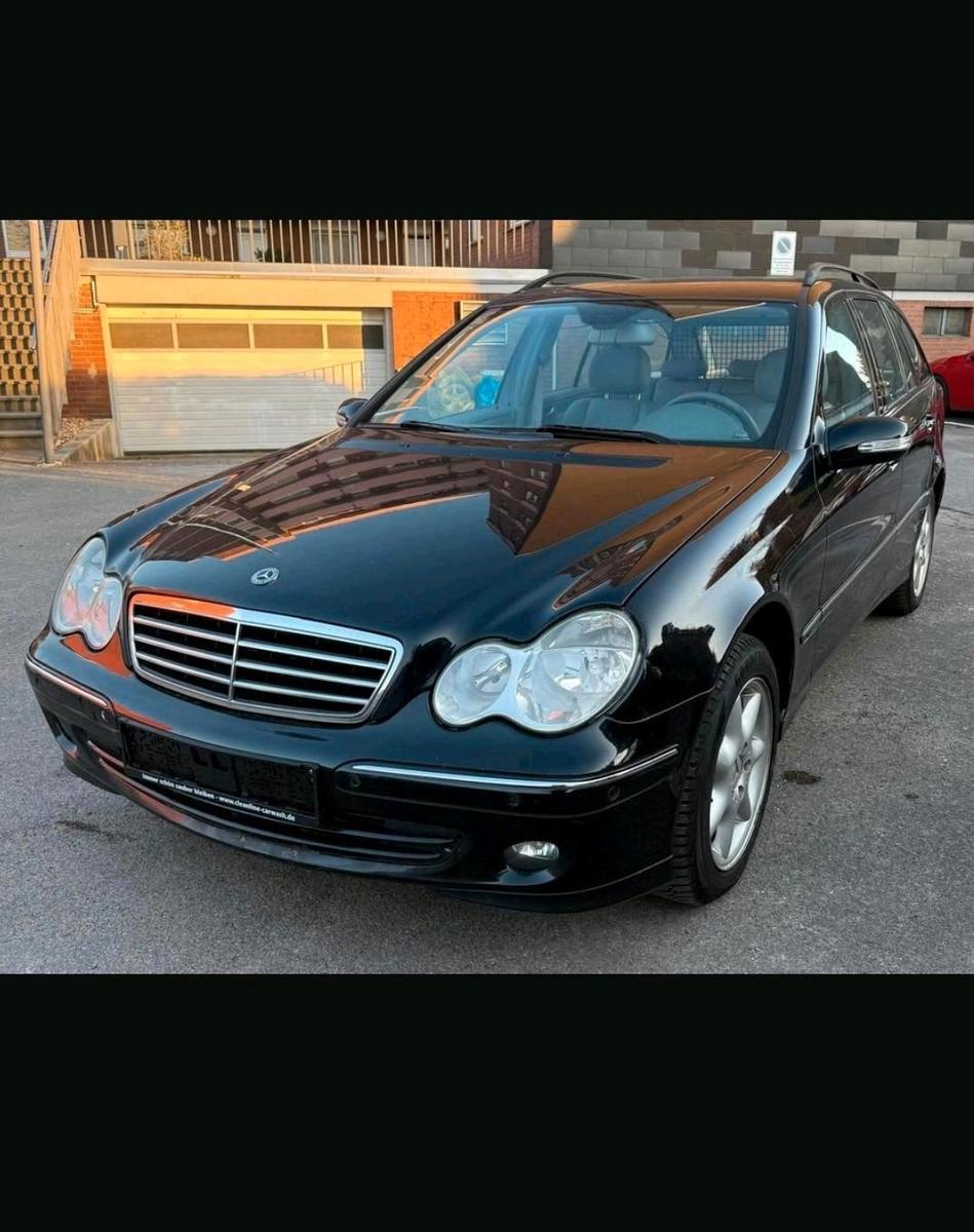 Mercedes-Benz C220 2007 — rear view