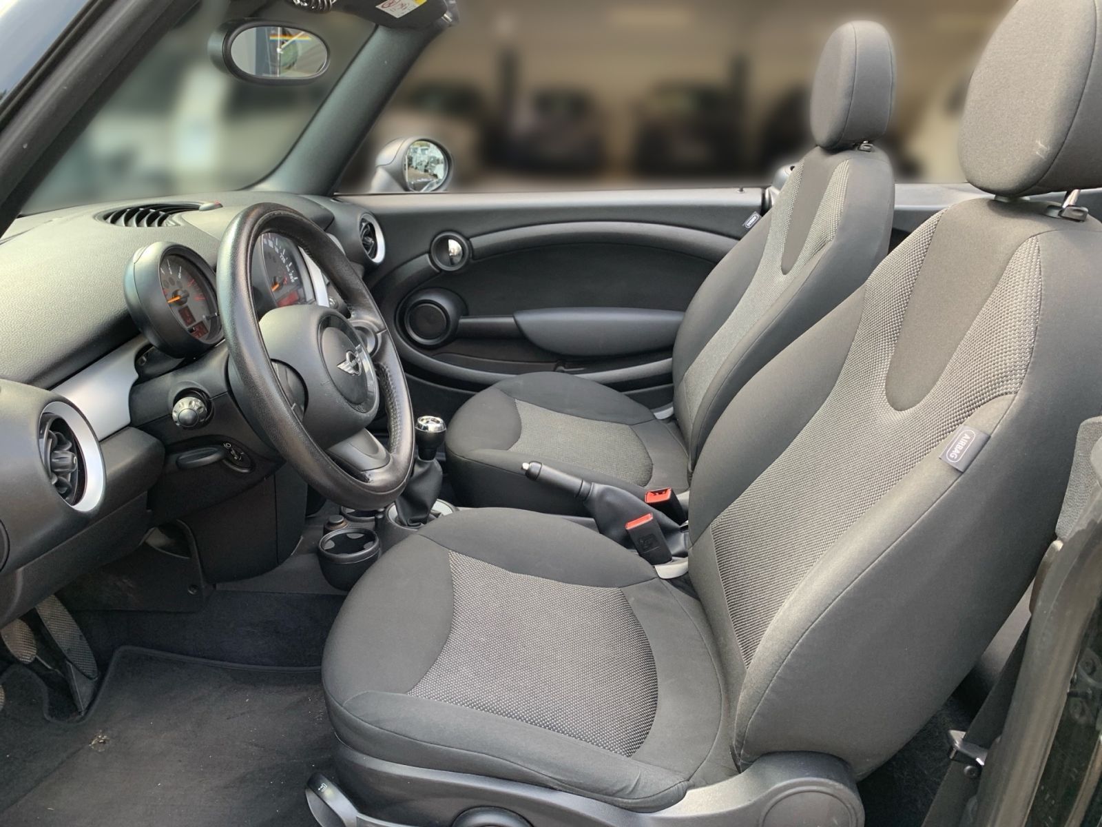 Fahrzeugabbildung MINI ONE Mini Cabrio One 1.6 PDC SHZ