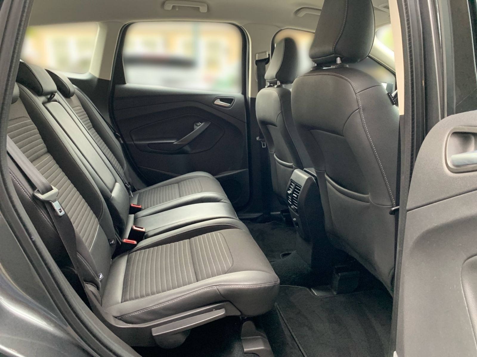 Fahrzeugabbildung Ford Kuga 1.5 EcoBoost Titanium 4x2 Start/Stopp 1Hd