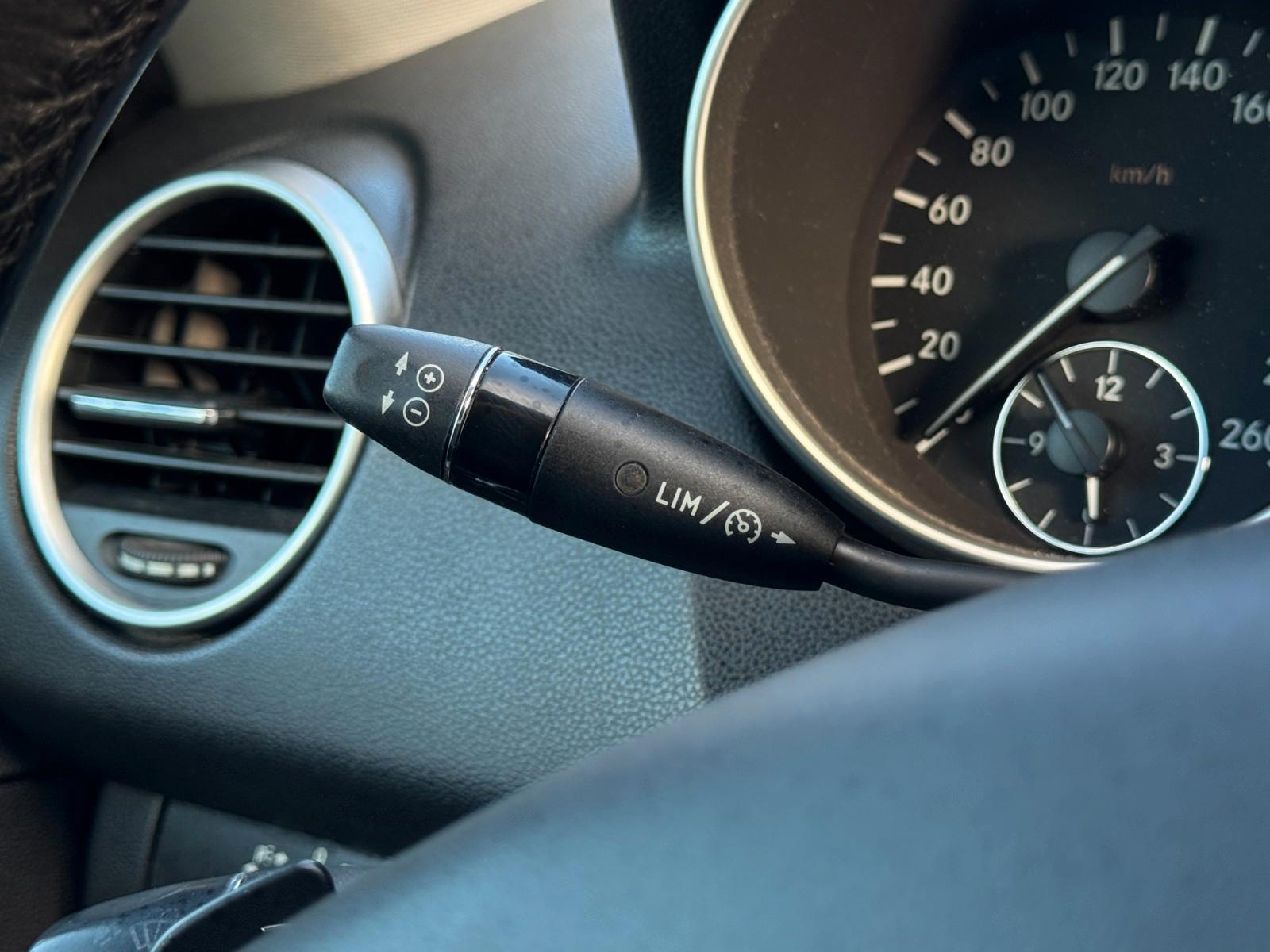 Mercedes-Benz ML300 2009 — photo 28