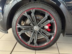 VW Golf VII Lim. GTI Performance /LED/virtual