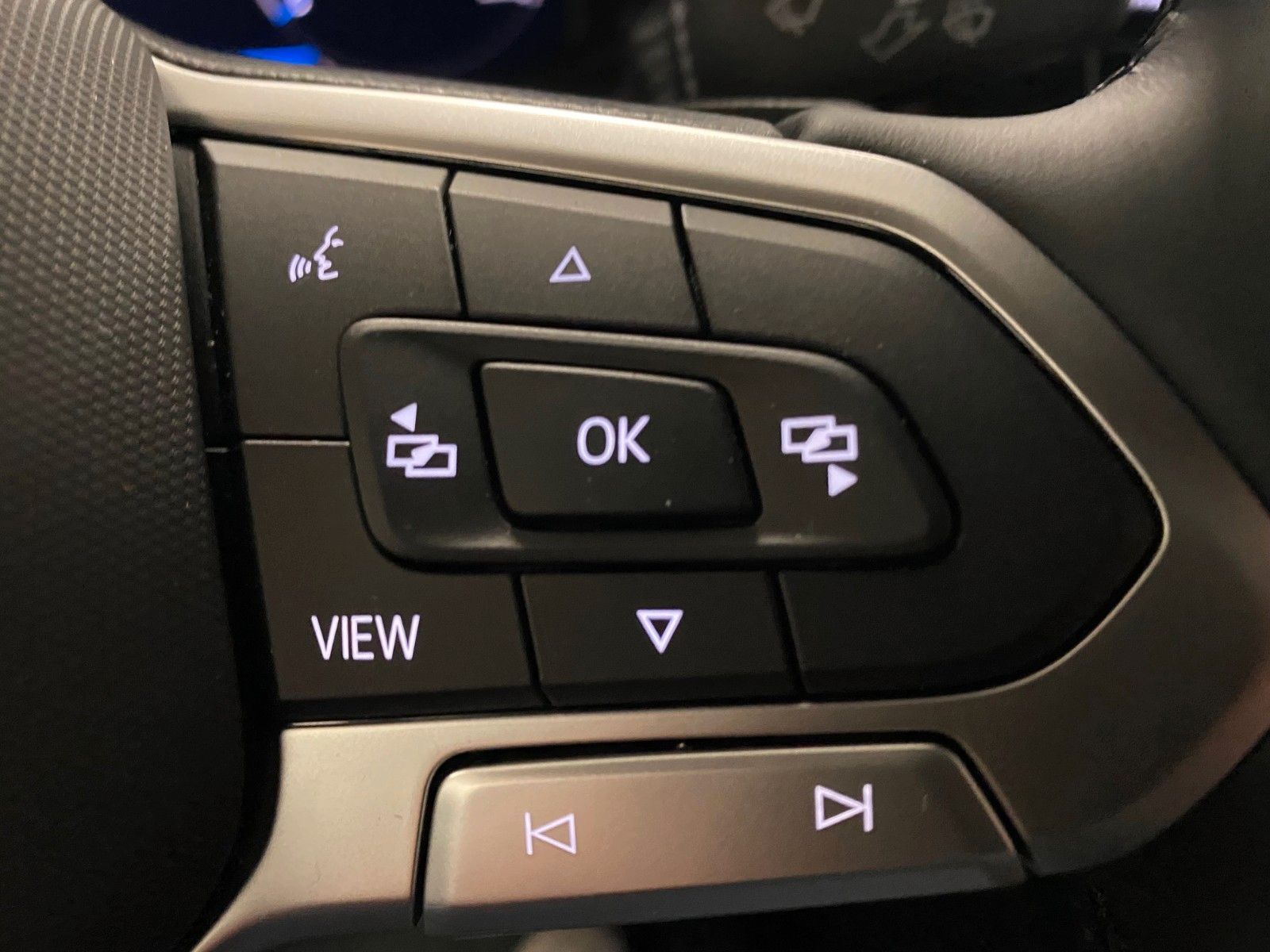 Fahrzeugabbildung Volkswagen Taigo 1.5 TSI DSG R-Line+MATRIX LED+18"ALU+KAMER