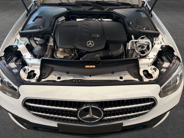 Mercedes E 200 - 9