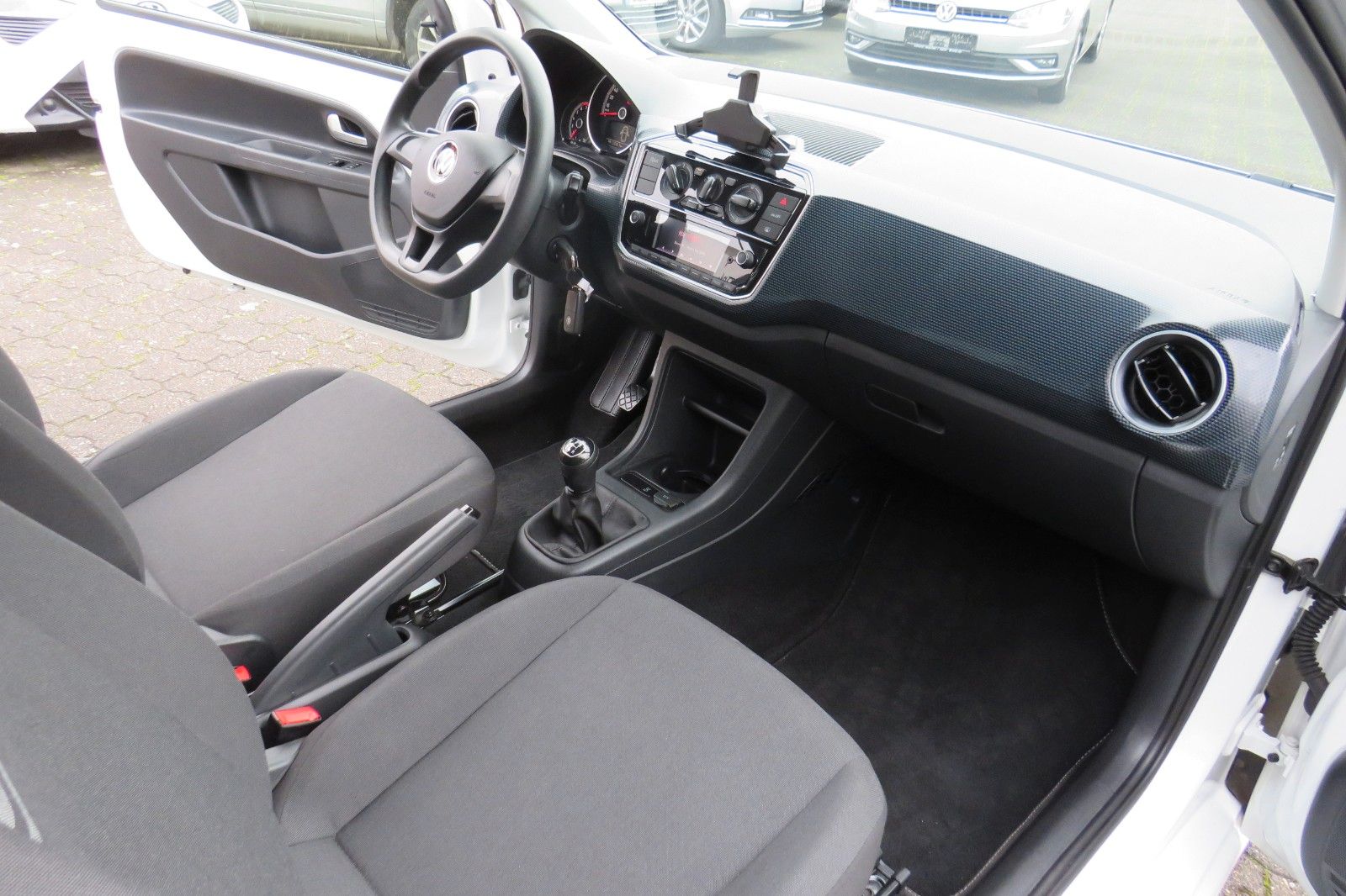 Fahrzeugabbildung Volkswagen up! KLIMA TELVOR MAPS&MORE TELVOR. 1.HD