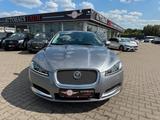 Jaguar XF 2.0 Turbo Auto.*LED*NAVI*19-ZOLL*KAMERA* - Jaguar XF mit Benzin-Antrieb: Limousine
