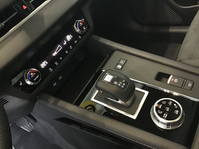 Fahrzeugabbildung Mitsubishi Plug-in Hybrid Outlander Intro Edition Navi/360°