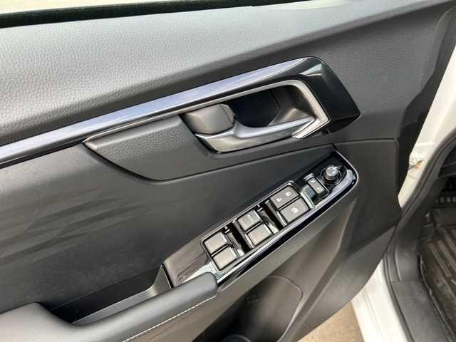 Isuzu Double Cab 4WD V-CROSS AT *EXTREM Höher AHK LB*