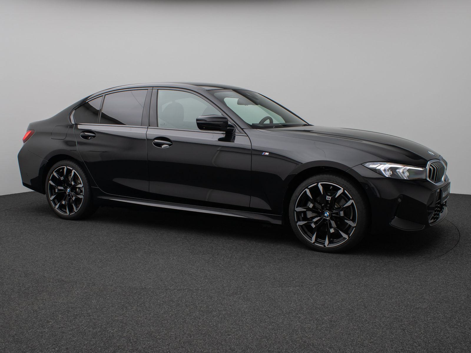 Fahrzeugabbildung BMW 330e M Sport 360°HUD DAB H/K Alarm ParkAs 19Zoll