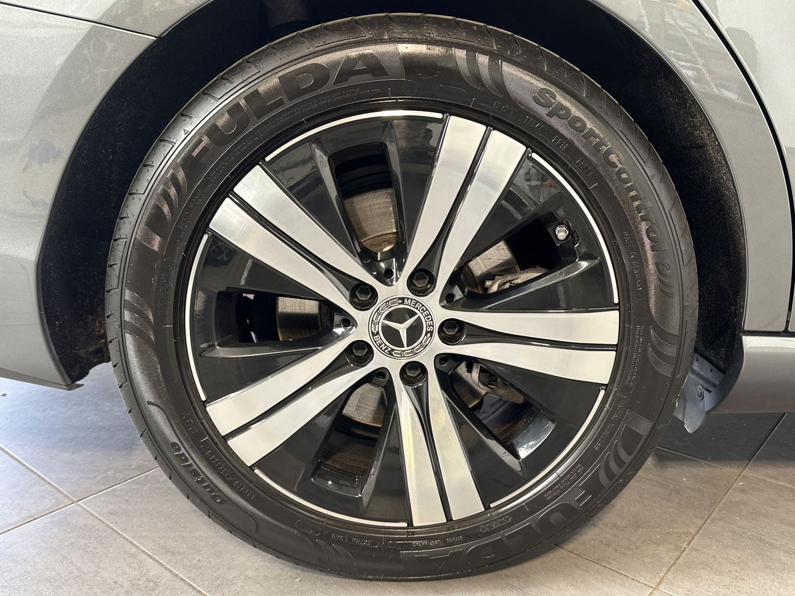 Fahrzeugabbildung Mercedes-Benz C 220d T Avantgarde NAV+LED+AHK+VCOCKPIT+CARPLAY