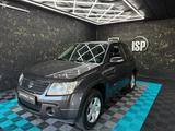 Suzuki Grand Vitara 1.6 Club/2HND/4X4/TÜVNEU - Suzuki Grand Vitara mit Benzin-Antrieb