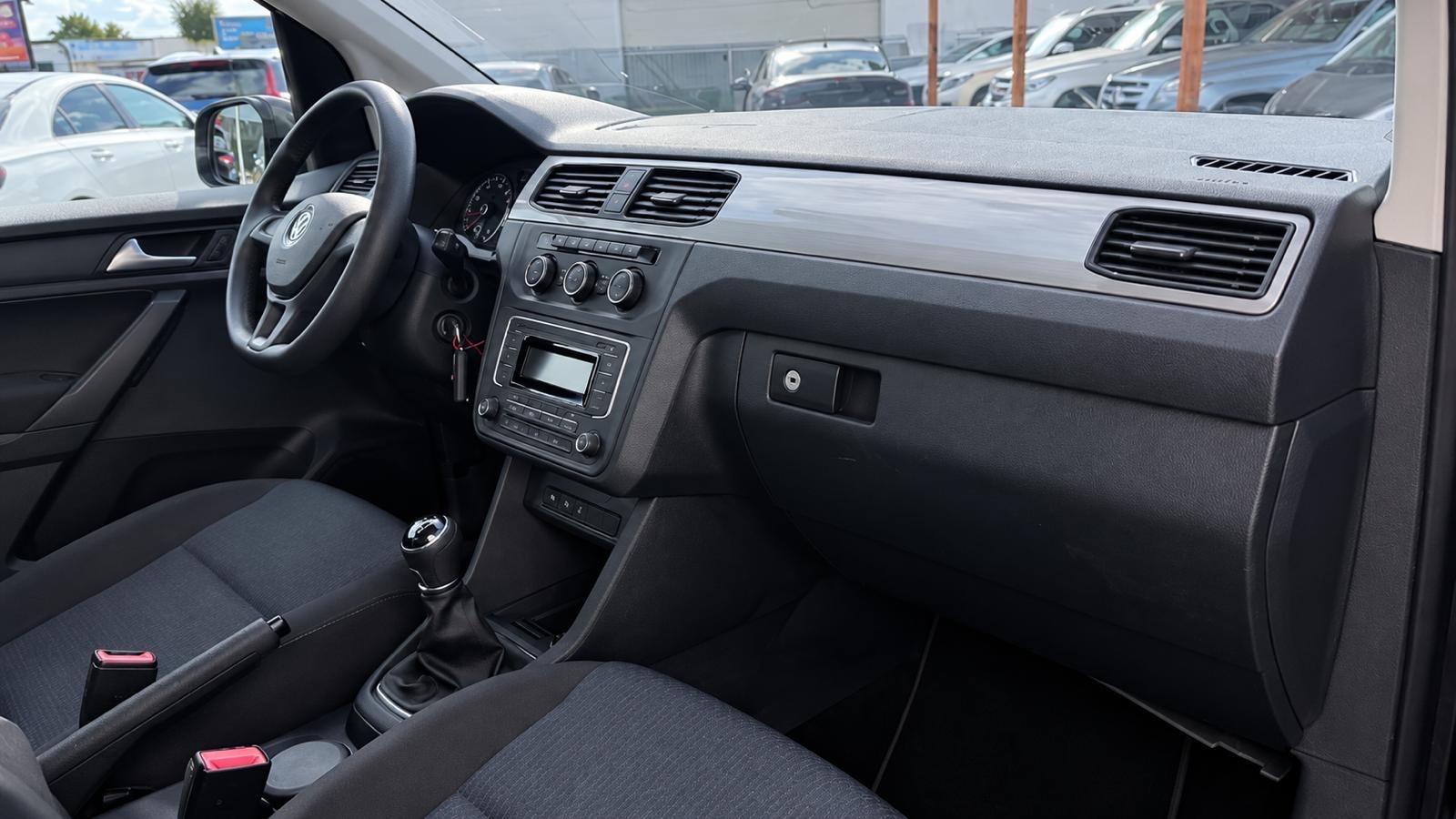 Volkswagen Caddy PKW Trendline BMT