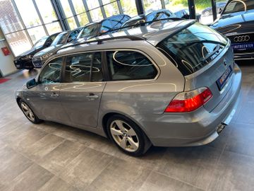 BMW 530 Touring 530d xDrive *HUD*NAVI*LEDER*PANO*SZH