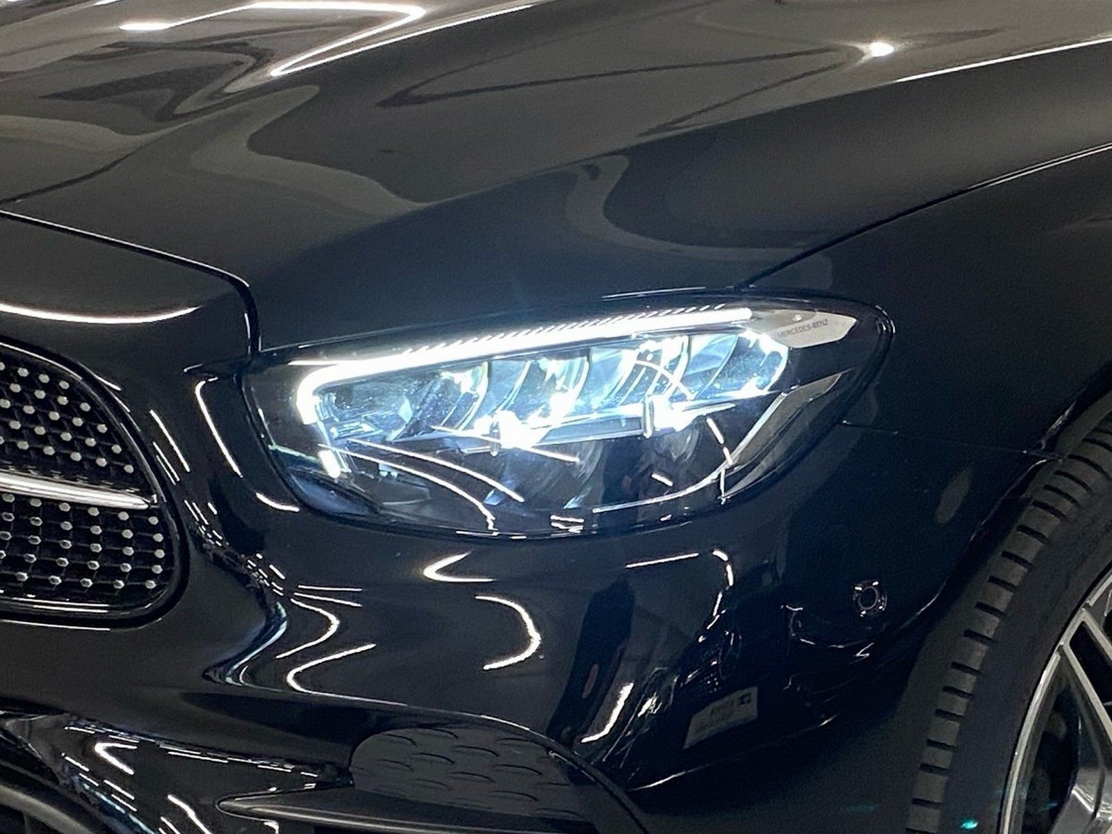 Fahrzeugabbildung Mercedes-Benz E 300 de 4MATIC*AMG*DISTRONIC*LED*AHK*Pano-Dach*