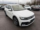 Volkswagen Tiguan R-Line AHK 360 ACC Pano AHK Kamera 239 PS - Volkswagen: R36