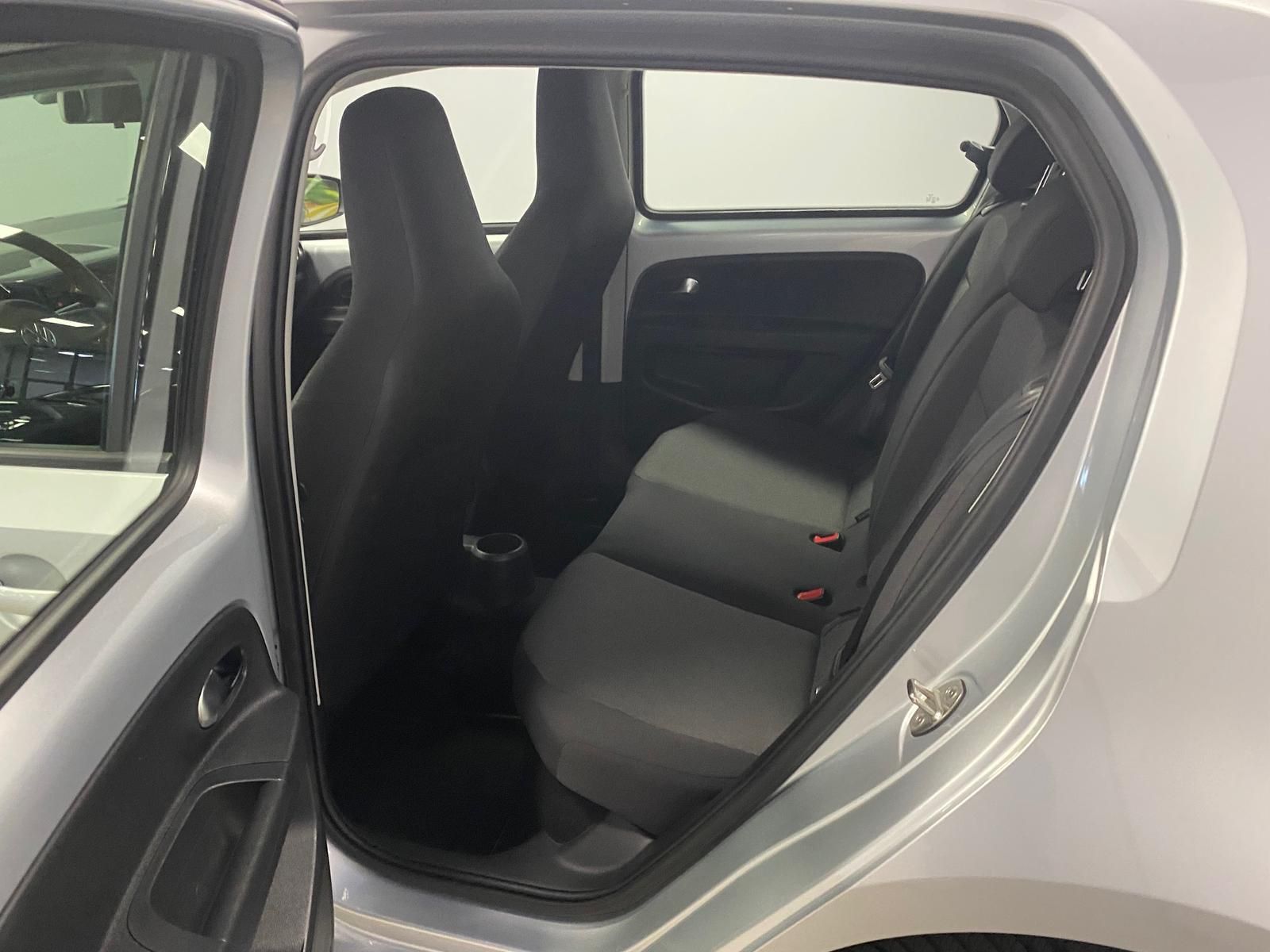 Fahrzeugabbildung Volkswagen up! move up! KLIMA+PDC+SITZHEIZ+Metallic+Allwett