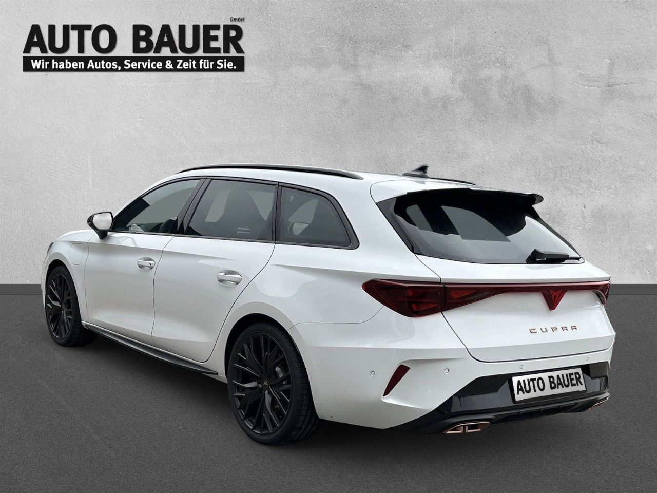 Fahrzeugabbildung CUPRA Leon ST VZ Black Edition 1.5 e-HYBRID 272 PS DSG - mit KI generiert/bearbeitet