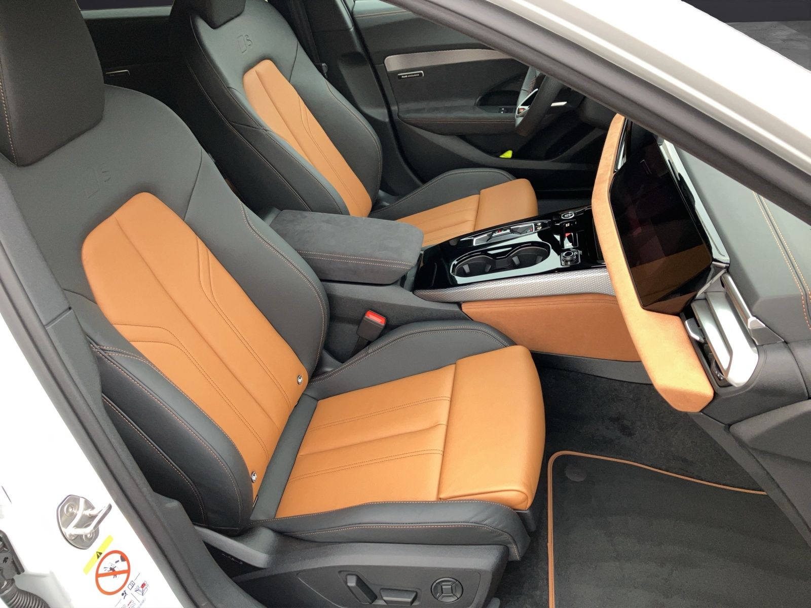 Fahrzeugabbildung Audi A5 Avant TDI Q TECH PRO, B & O MATRIX Tech Pro,